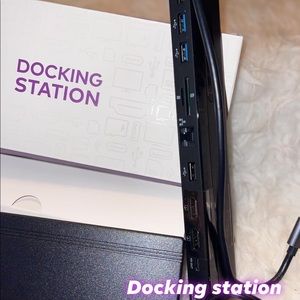 Laptop docking station